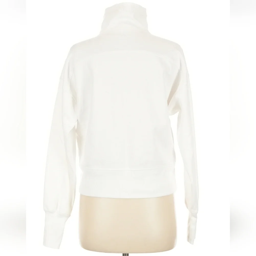 💥Sale💥NWOT Old Navy Women's White Active Dynamic Fleece - Picture 2 of 3